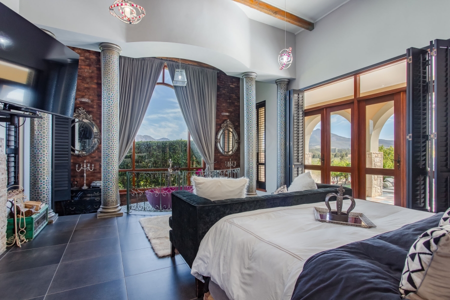 5 Bedroom Property for Sale in Winelands Western Cape